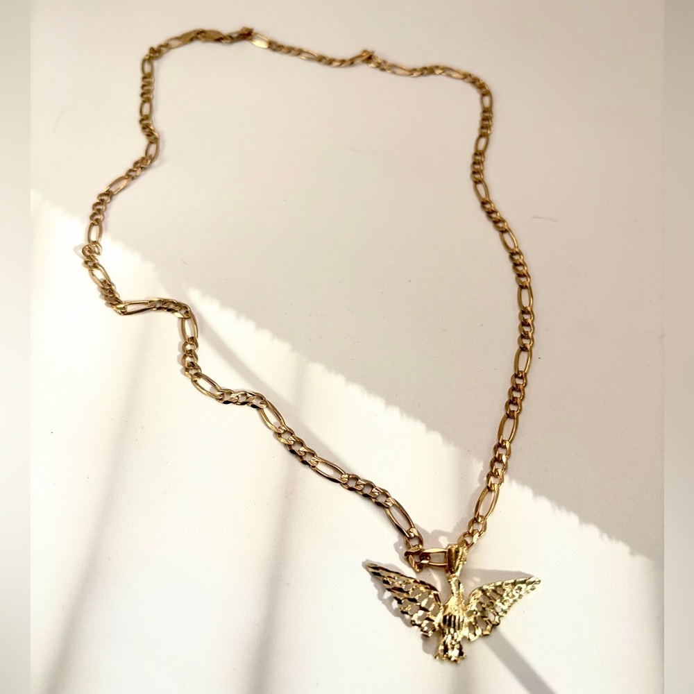 Beautiful 14k Gold Bird Pendant Necklace